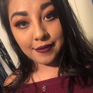 Meet your Posher, Yesenia